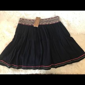 🆕Francesca’s collection Miami skirt in navy